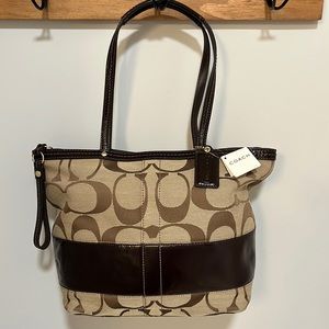 BRAND NEW Coach Signature Khaki Brown Stripe Patent Leather Tote Bag